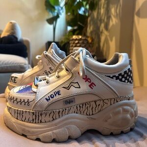 Buffalo London sneaker platforms